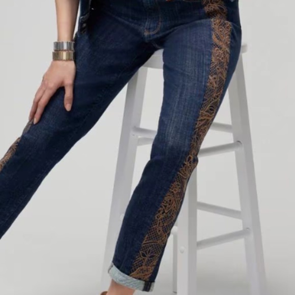 WHBM Mid Rise Everyday Soft Embellished Girlfriend Jeans in sz 12 - Picture 5 of 10